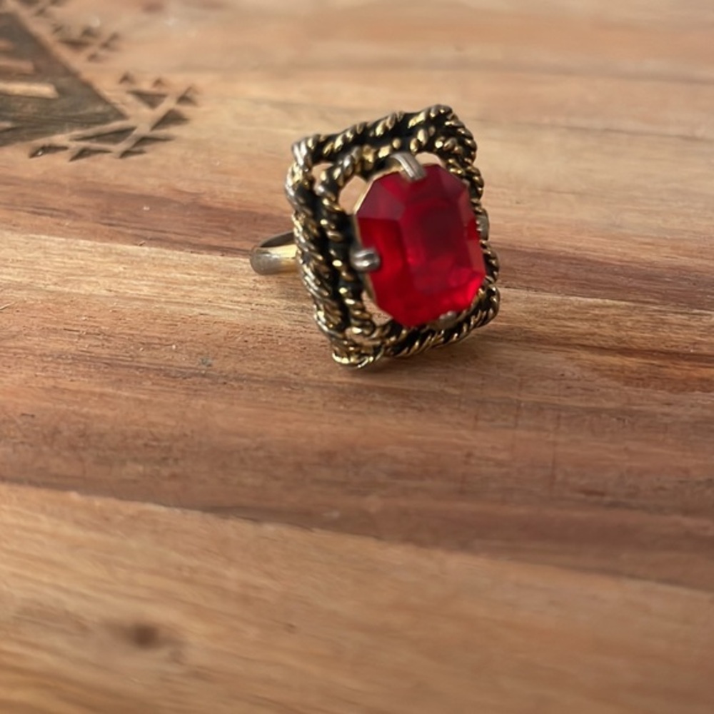 Sarah Coventry Gold toned adjustable ring